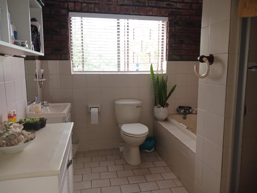 5 Bedroom Property for Sale in Dana Bay Western Cape